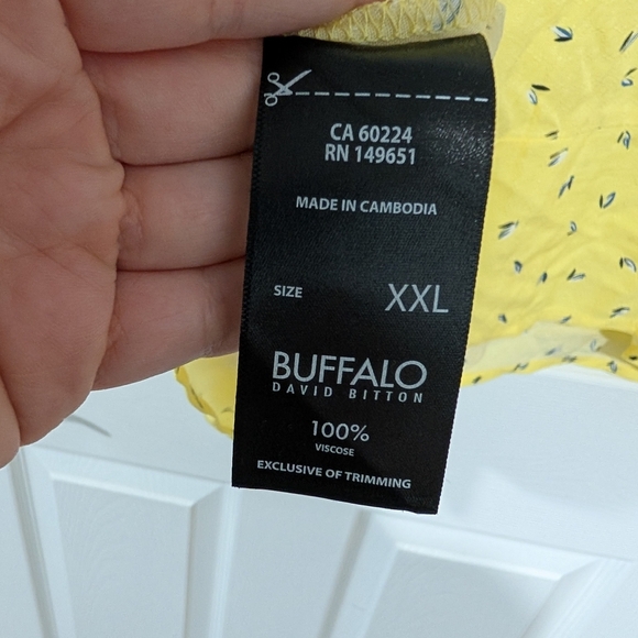 Buffalo David Bitton Yellow Tie Front Detail Short Sleeve Blouse in Size XXL - Picture 9 of 9